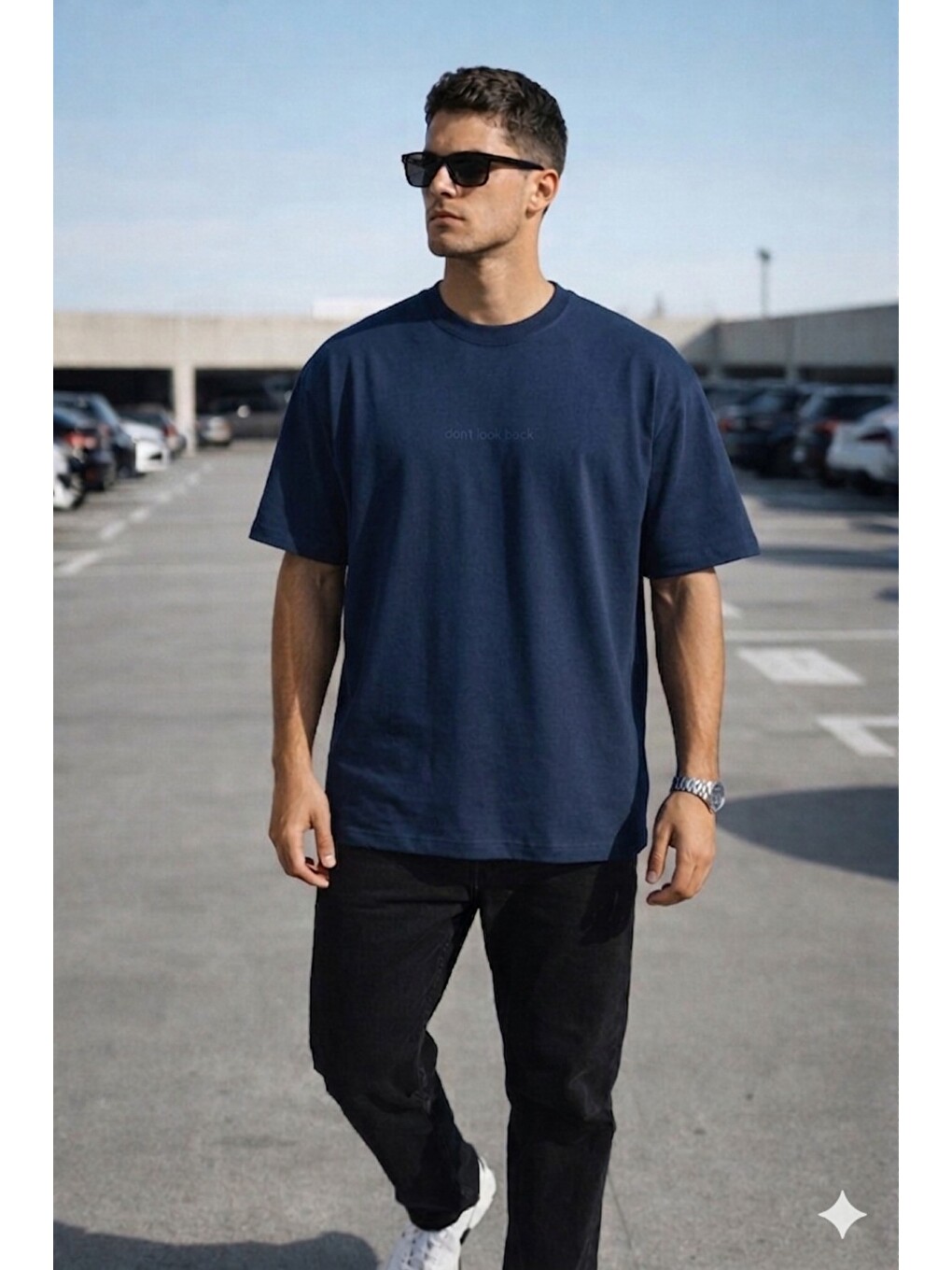 Lacivert Erkek Oversize Tişört – Minimal “Don’t Look Back” Detaylı Basic