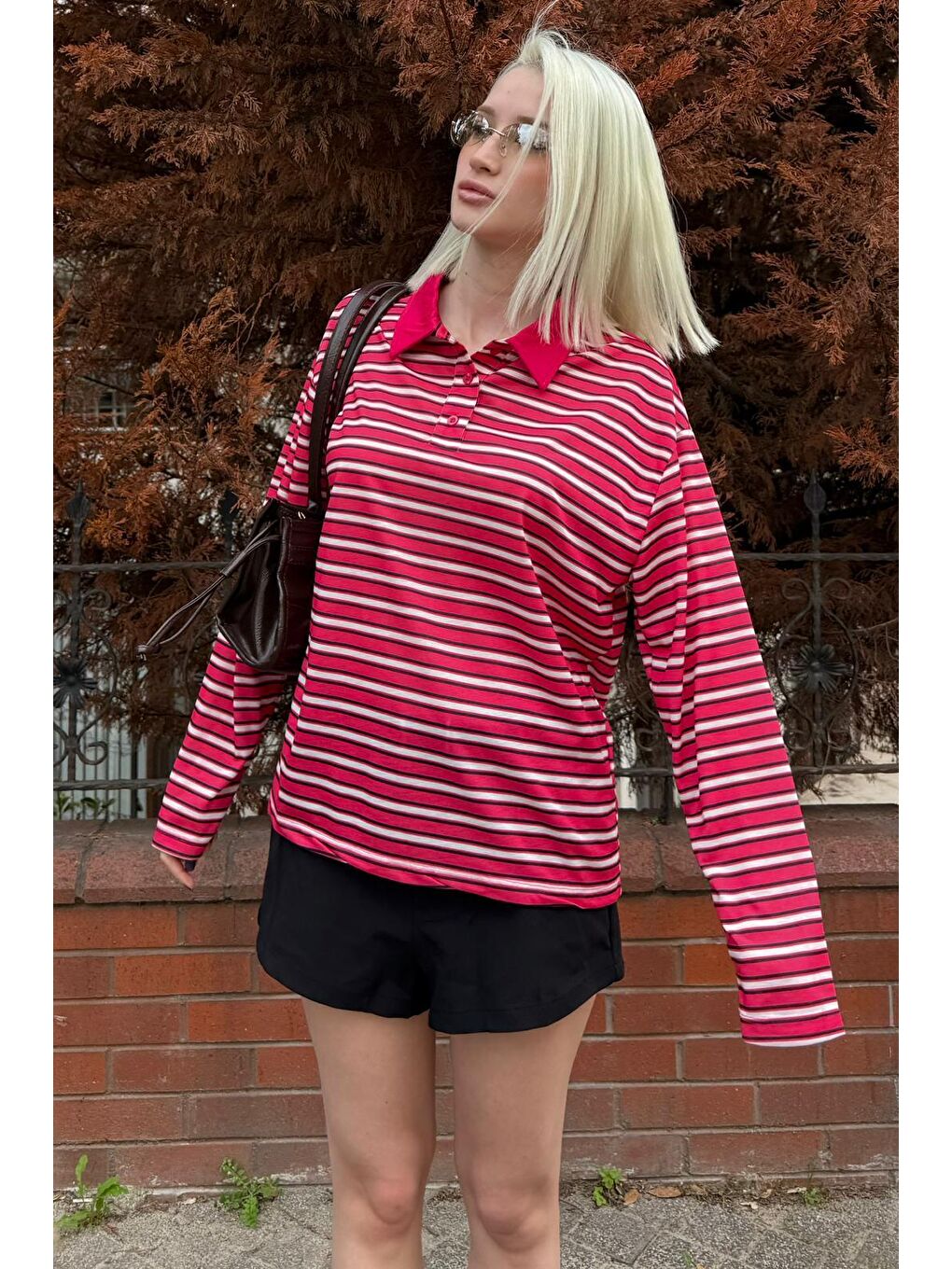 Kırmızı Çizgili Düğmeli  Polo Yaka Kadın Uzun Kollu Tişört  Mg2574