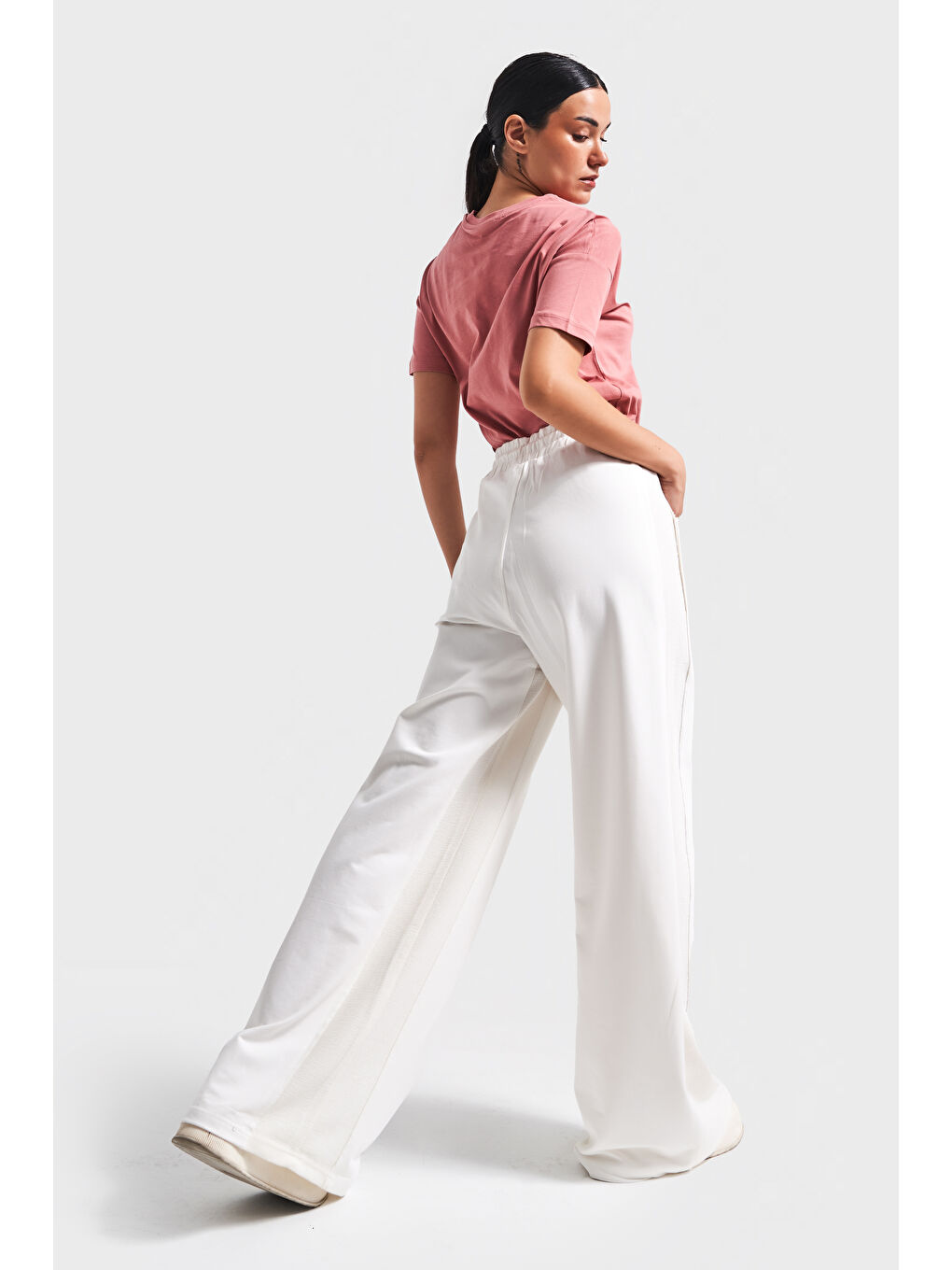 Kadın Ekru Renk Palazzo Fit Şerit Detaylı Pamuk Kumaş Rahat Kesim Tasarım Pantolon-3