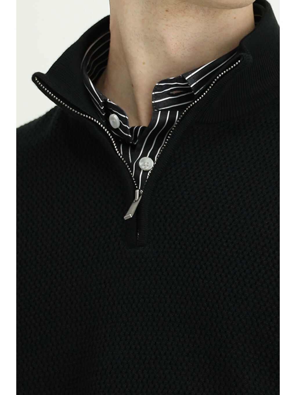 Siyah Yarım Balıkçı Yaka Regular Fit Desenli Fermuarlı Yünlü Triko Kazak-5