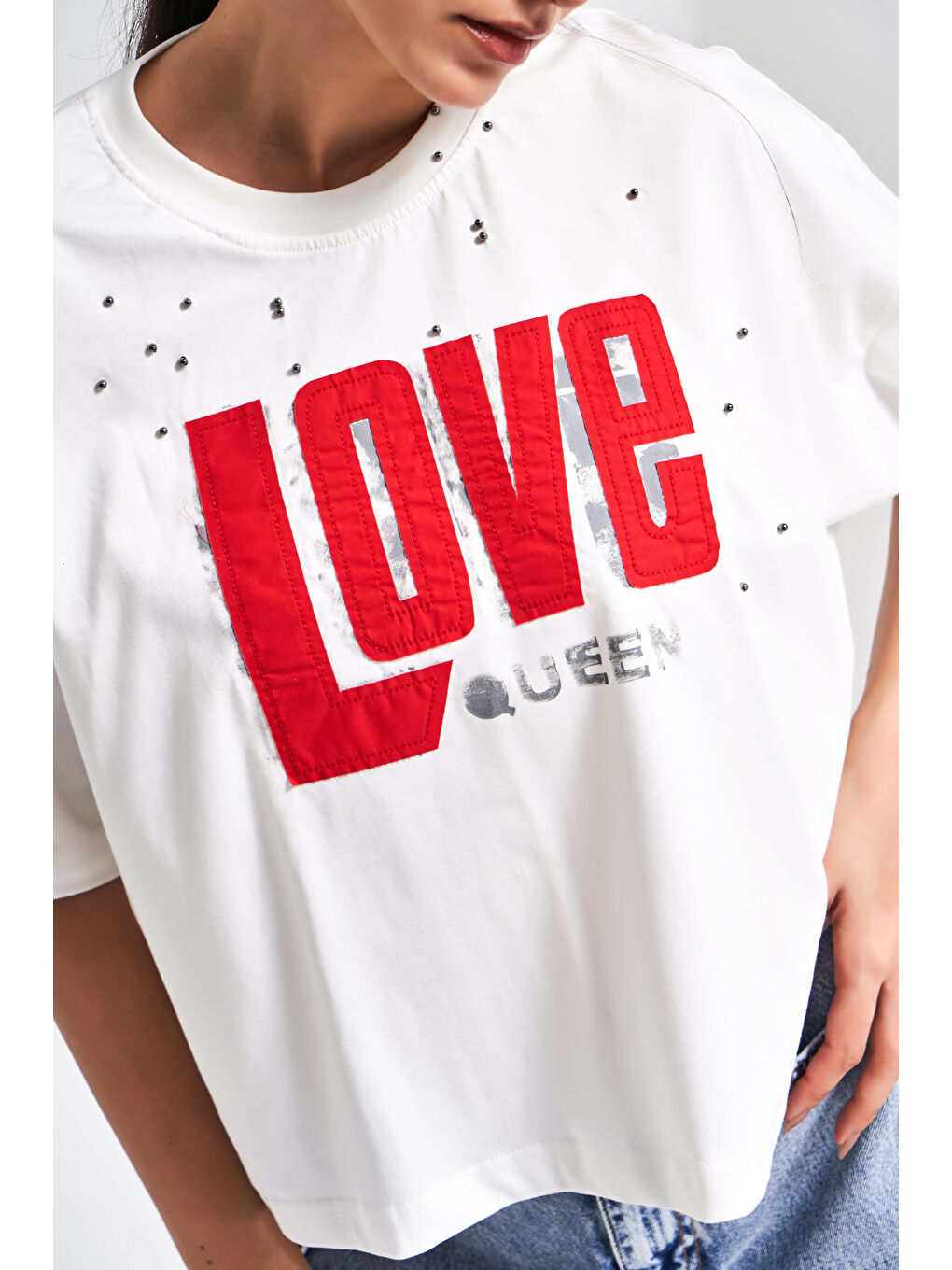Kadın Beyaz Renk Love Baskılı Taş Detaylı Oversize Tasarım T-Shirt-2