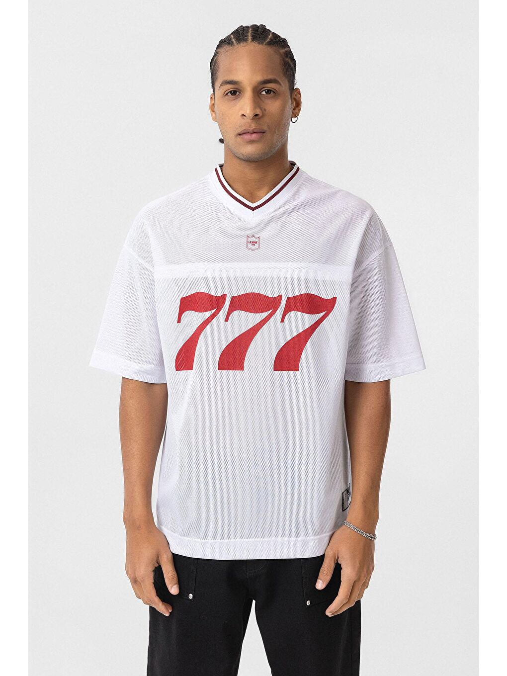 Oversize V Yaka Forma Tişört Beyaz-1