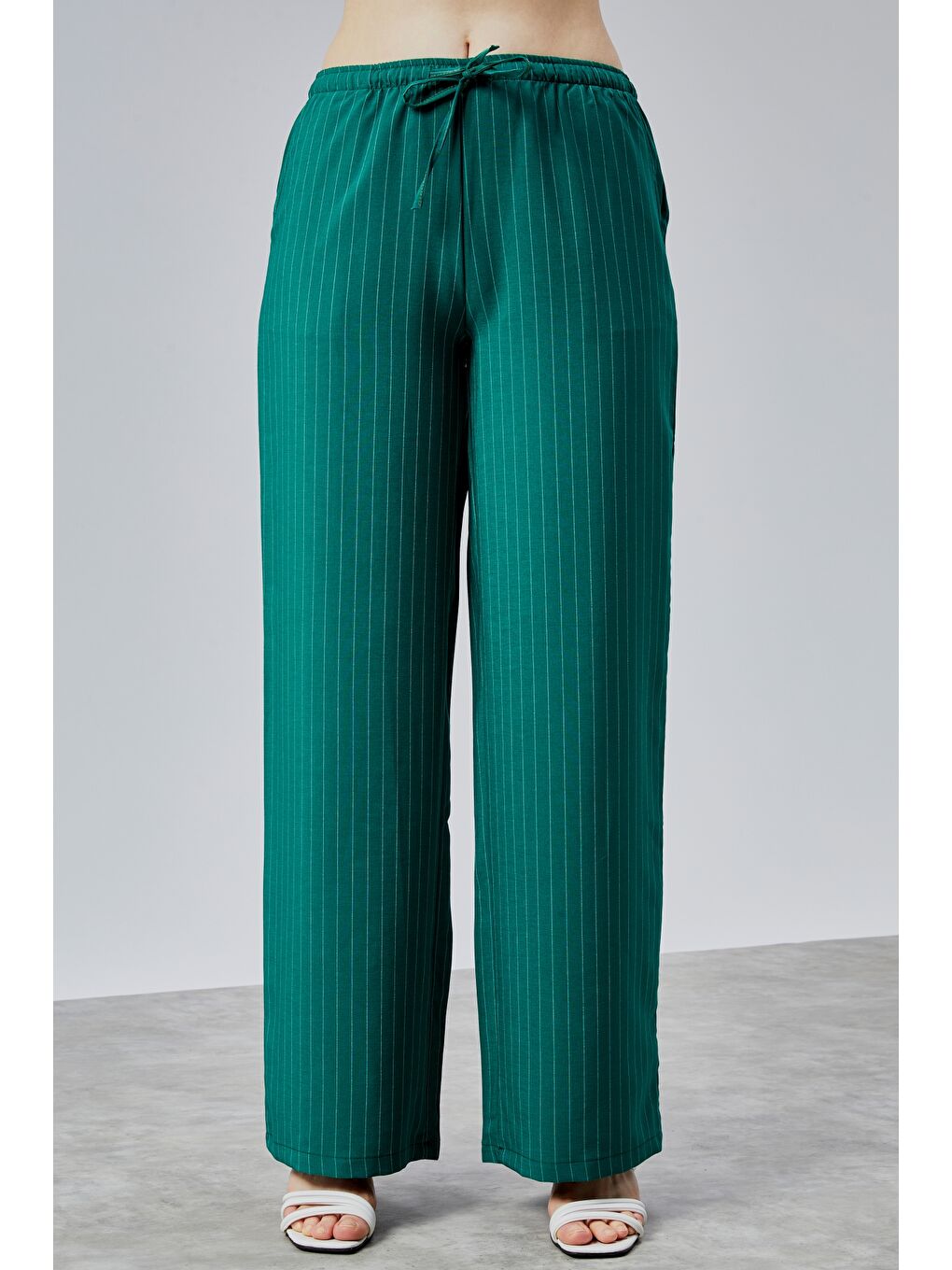 Yeşil Kadın Pantolon Geniş Paça Yüksel Bel Cepli Çizgili Pantolon ÇİZGİLİ-PANTOLON-2