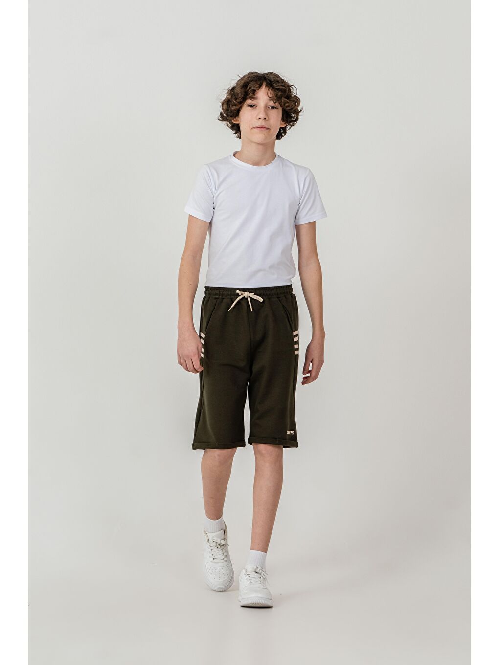 Haki Champs Baskılı Yanlar 4 Şerit Biyeli  Erkek Çocuk Şort