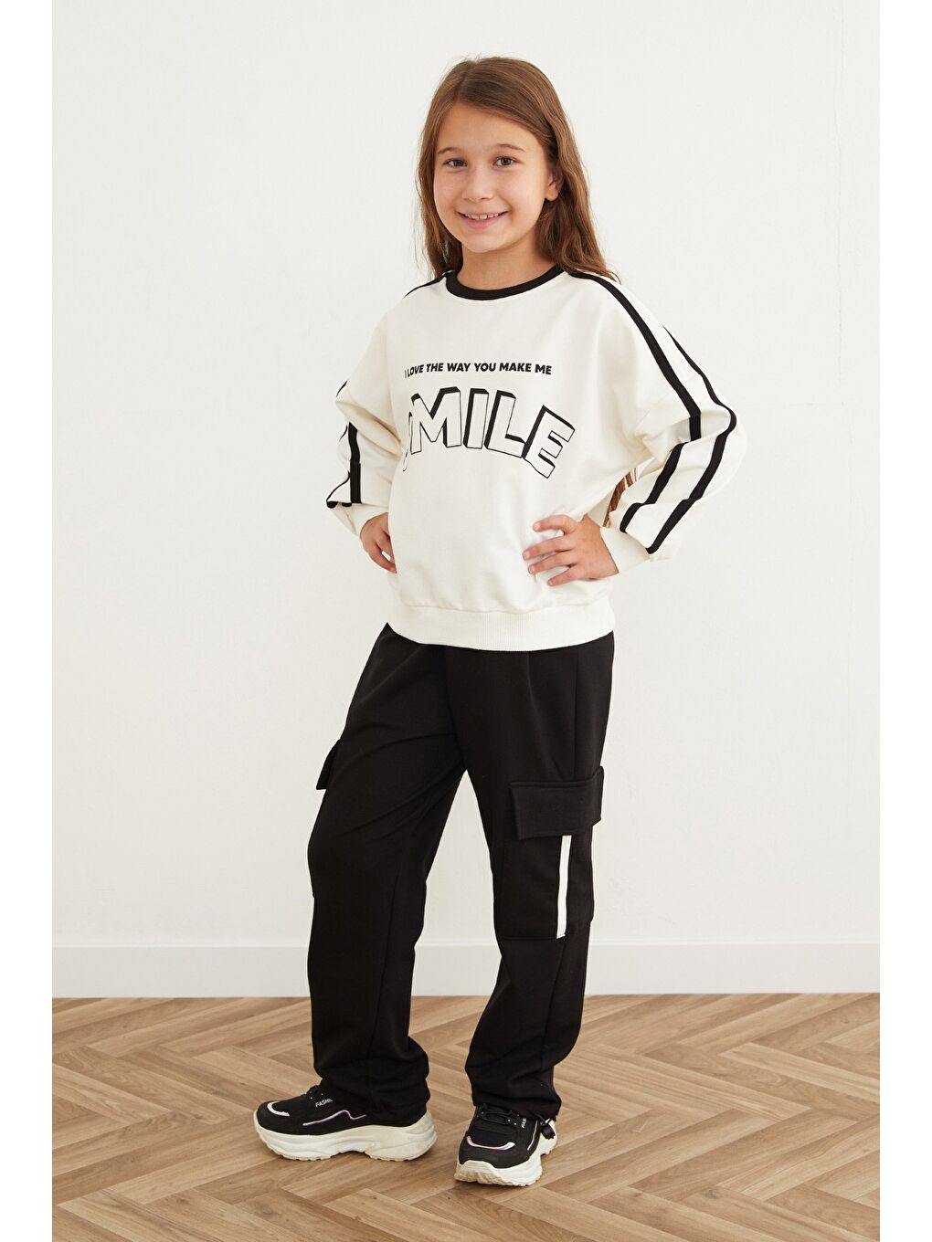Siyah Smile Baskılı Paçası Stoperli Kız Çocuk Takım