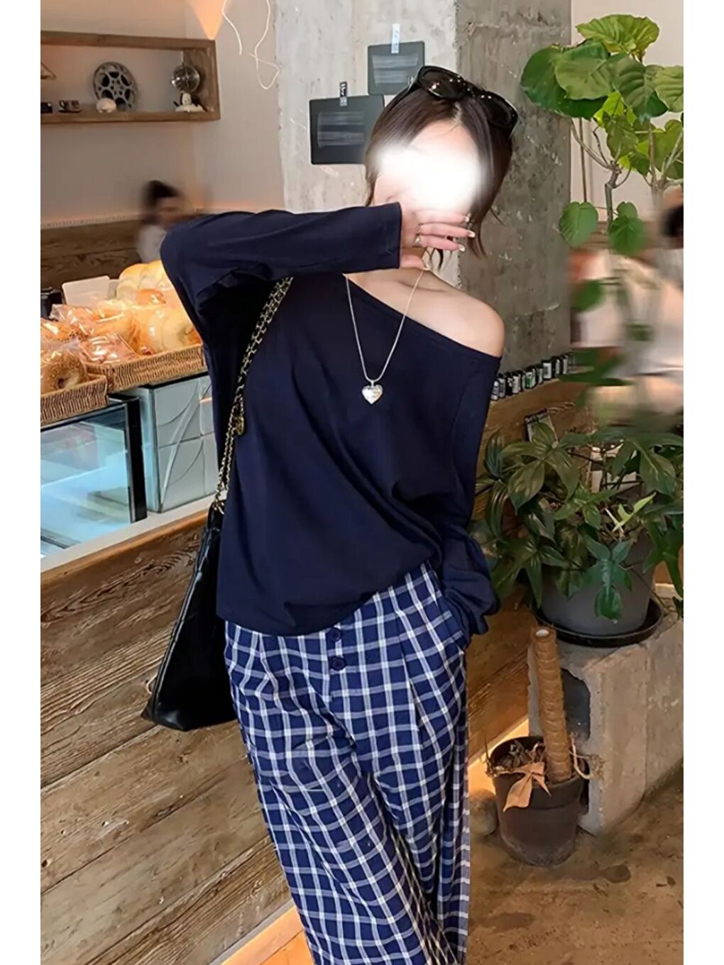 Lacivert Kadın Düşük Omuz Kayık Yaka Oversize Uzun Kollu T-Shirt-1