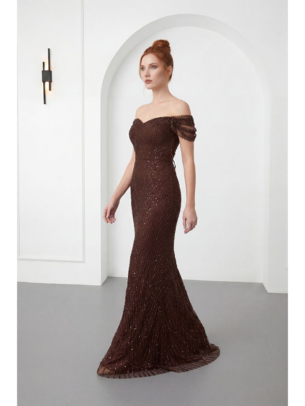 Kadın Kahverengi Kayık Yaka Boncuklu Uzun Abiye Elbise-1