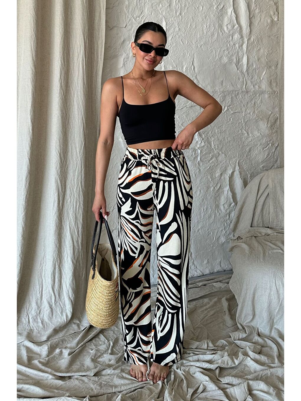 Siyah Kadın İspanyol Paça Leopar Desen Rahat Kalıp Pantolon