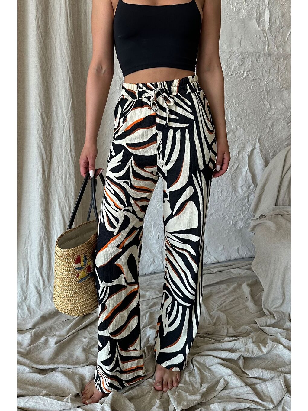 Siyah Kadın İspanyol Paça Leopar Desen Rahat Kalıp Pantolon-1