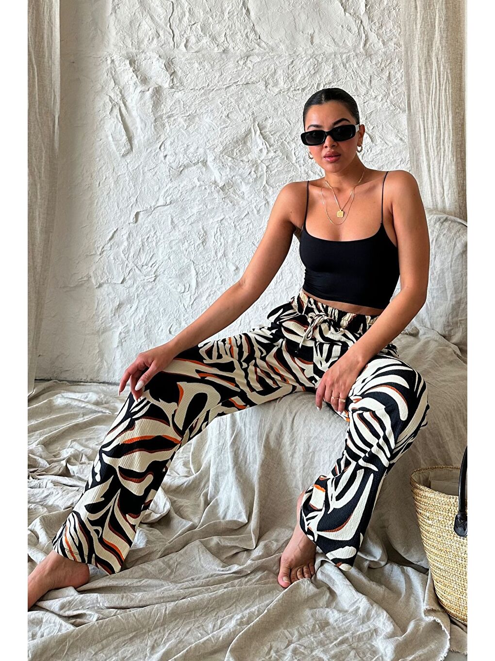 Siyah Kadın İspanyol Paça Leopar Desen Rahat Kalıp Pantolon-2