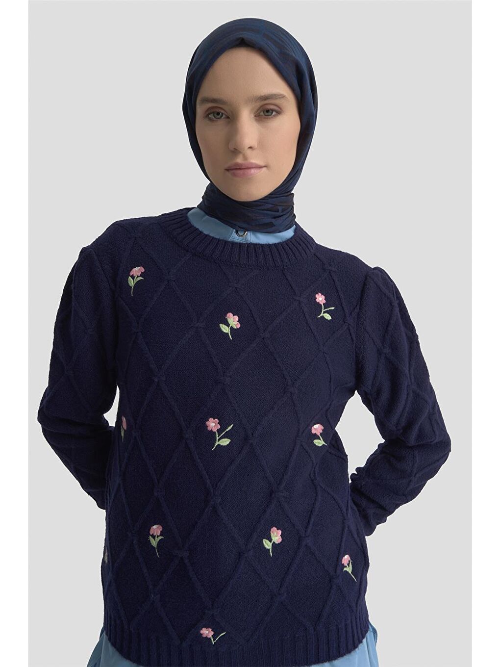 Çiçek Nakışlı Kazak 25Kd6014 Lacivert-2