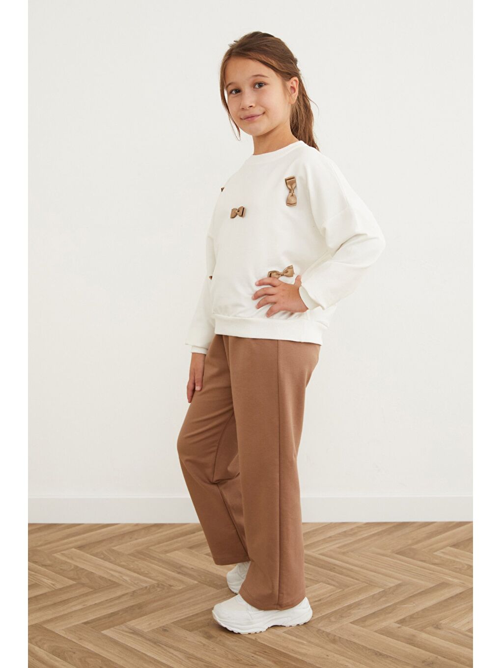 Kahverengi Kurdele Detaylı Beli Lastikli Kız Çocuk Takım-1