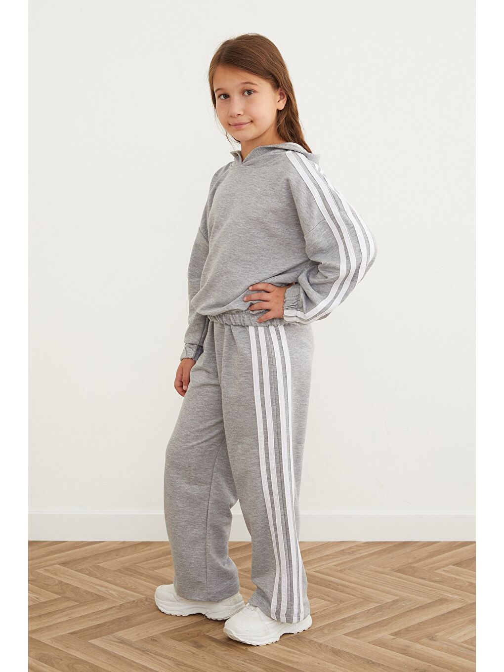 Gri Yanları Şeritli Beli Lastikli Kapüşonlu Kız Çocuk Takım-3