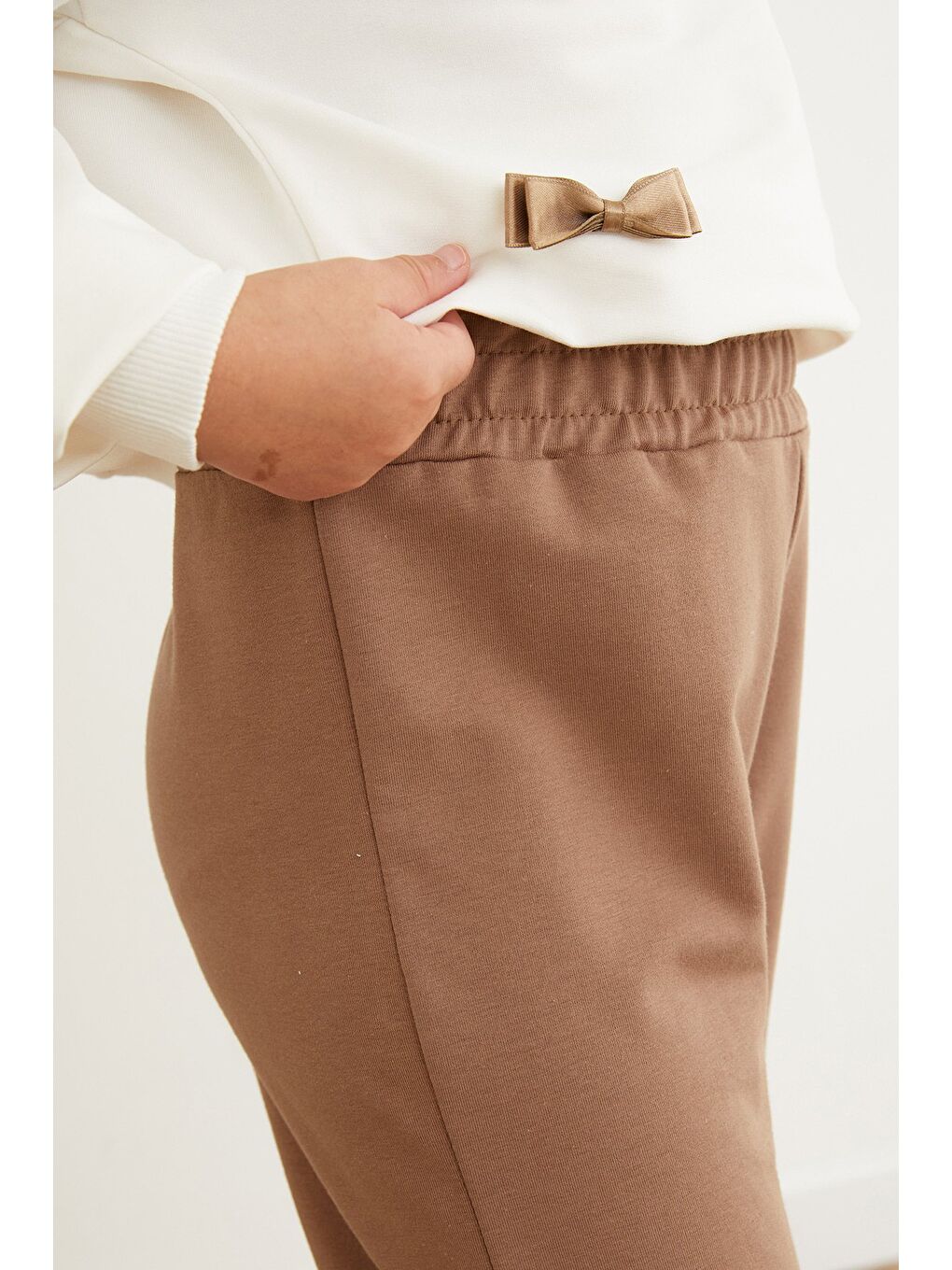 Kahverengi Kurdele Detaylı Beli Lastikli Kız Çocuk Takım-3