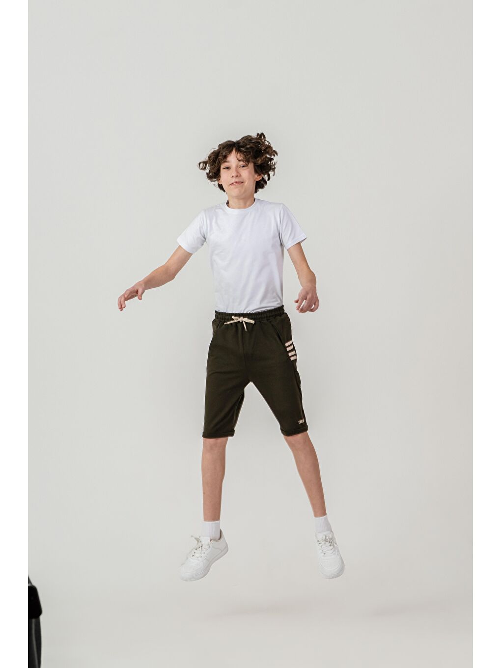 Haki Champs Baskılı Yanlar 4 Şerit Biyeli  Erkek Çocuk Şort-3