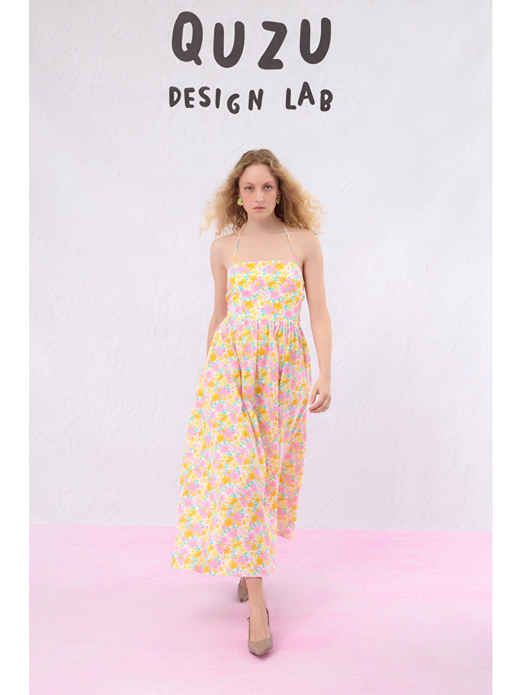 Sırt Dekolteli Çiçekli Uzun Elbise Pembe