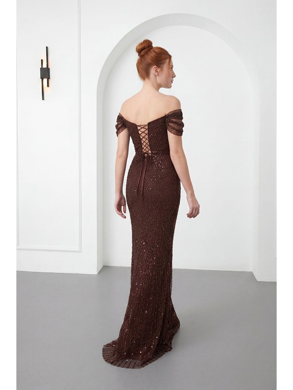 Kadın Kahverengi Kayık Yaka Boncuklu Uzun Abiye Elbise-5