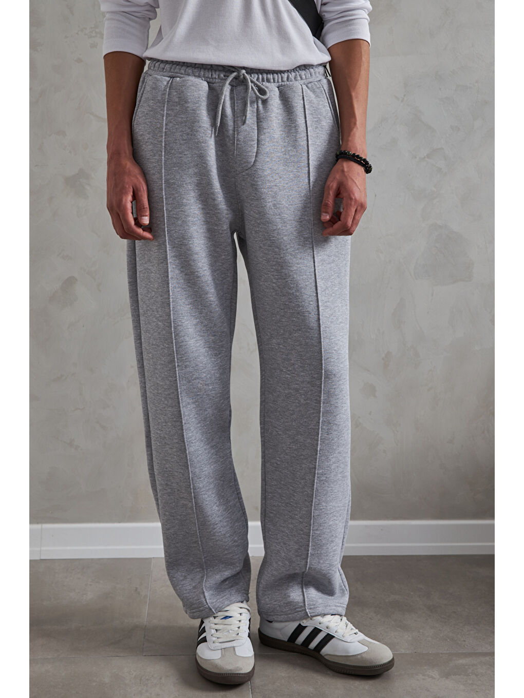 Gri Erkek Önü Dikiş Detaylı Baggy Eşofman Altı-1