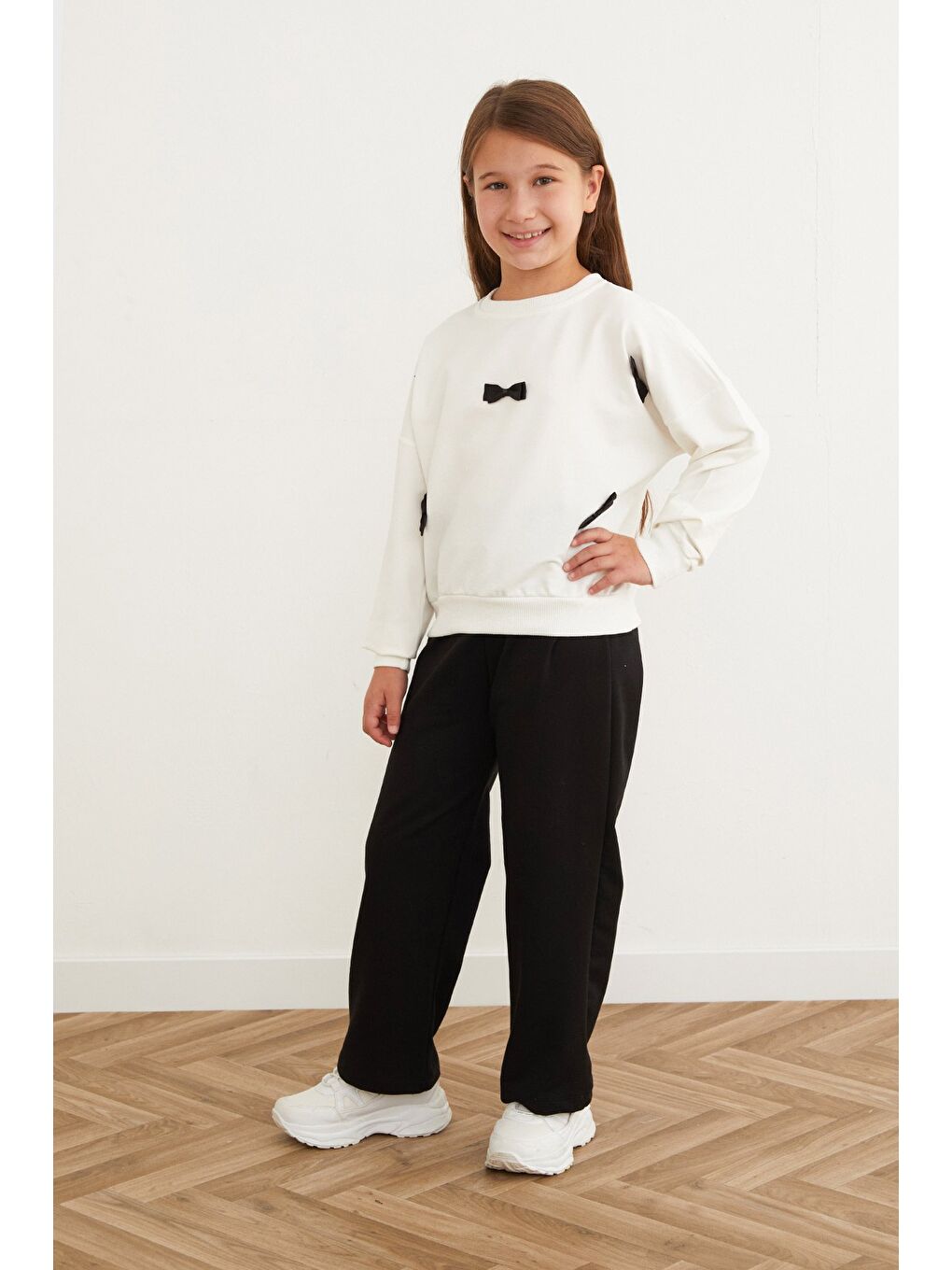 Siyah Kurdele Detaylı Beli Lastikli Kız Çocuk Takım