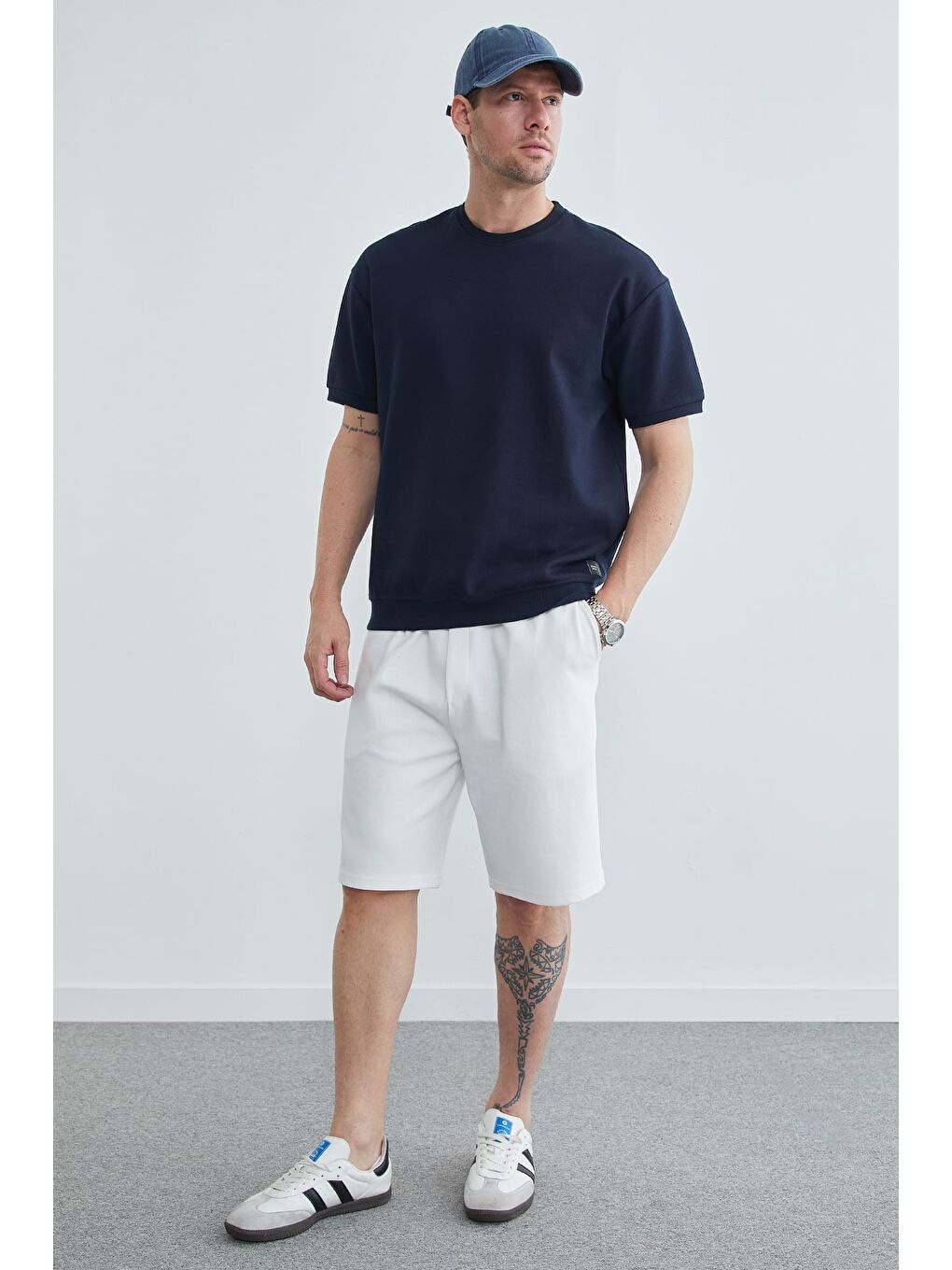 Beyaz Beli Lastikli Bağcıklı Cepli Şort