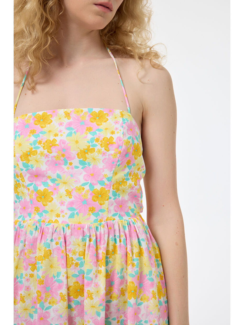 Sırt Dekolteli Çiçekli Uzun Elbise Pembe-3