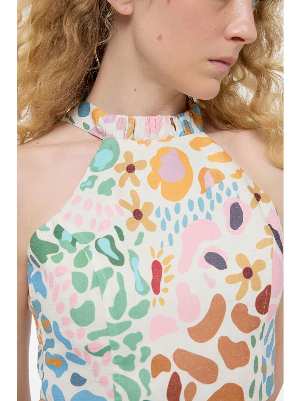 Bej Sırt Bağlamalı Desenli Keten Crop Bluz Naturel-3