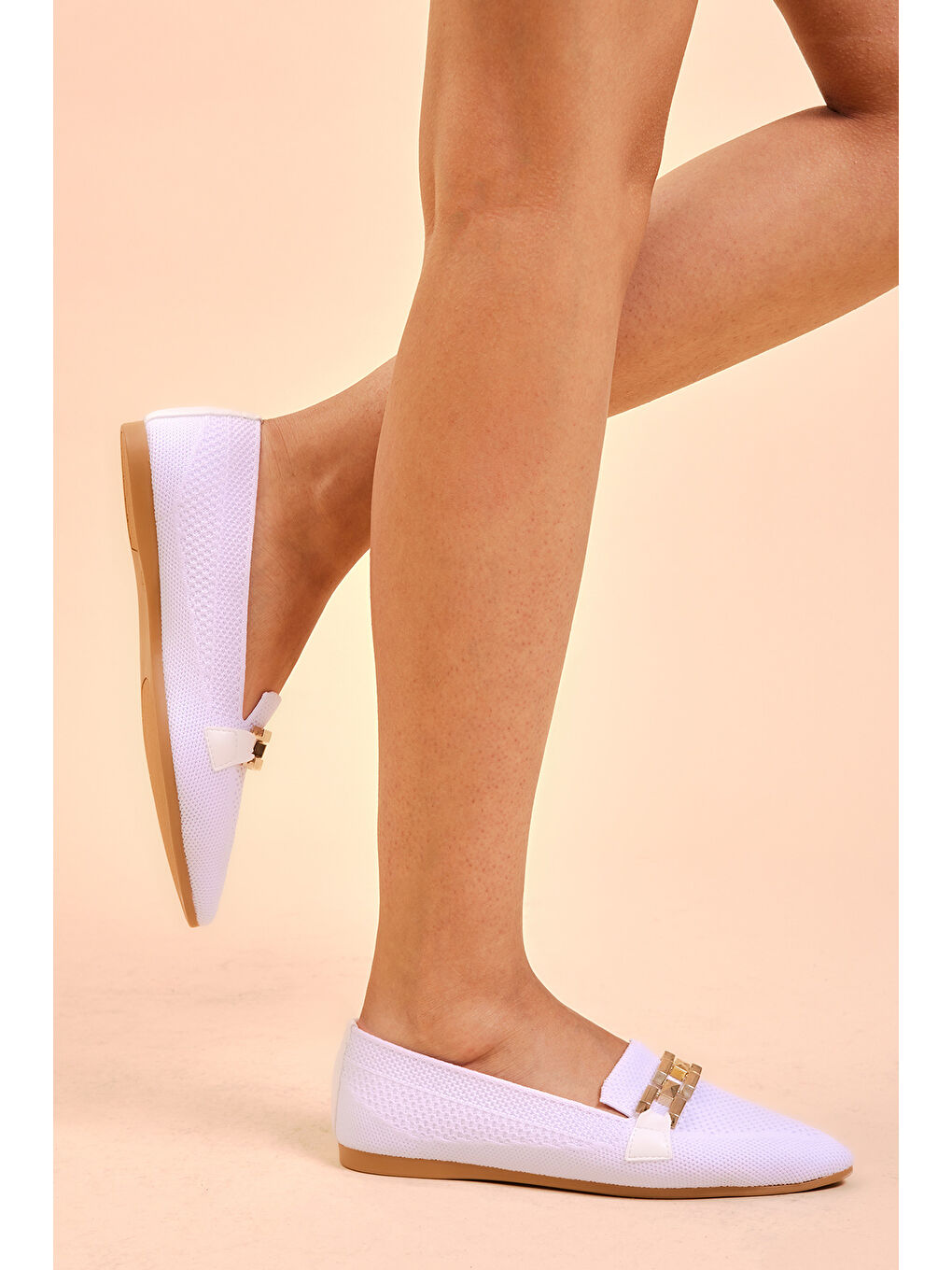 Kadın Beyaz Rahat Kalıp Tokalı Örgü Babet-1