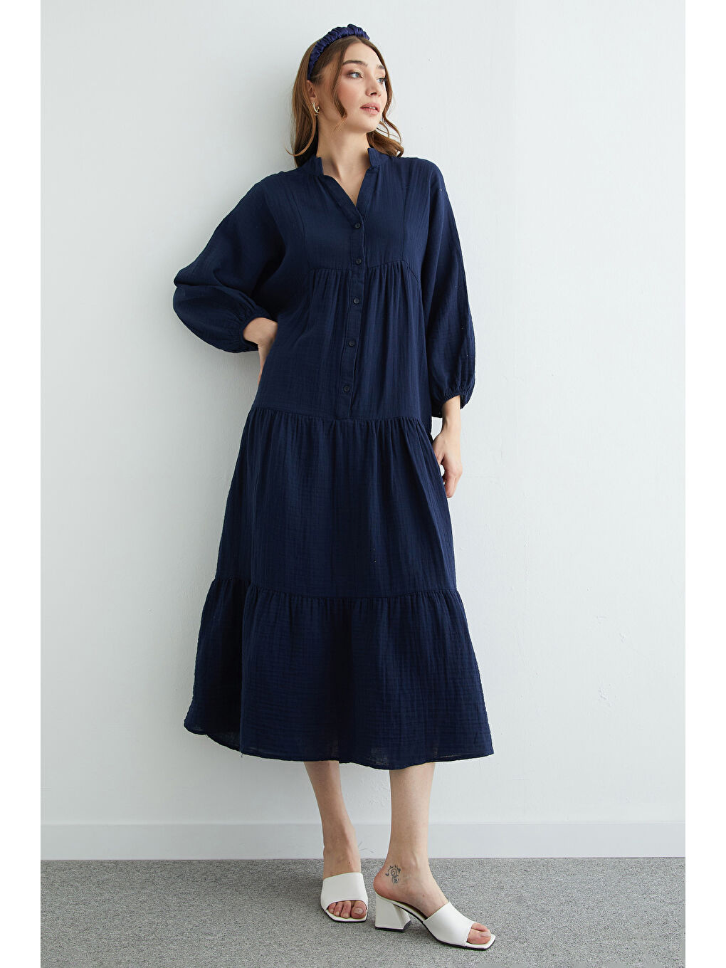 Lacivert Fullamodest Yarım Düğmeli Hakim Yaka Müslin Elbise