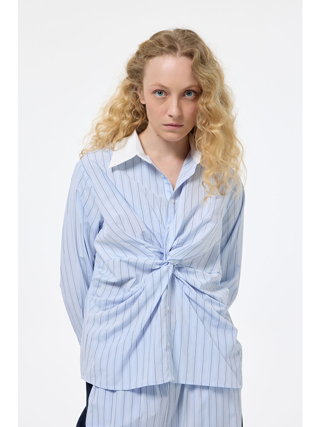 Çizgili Kruvaze Bağlamalı Gömlek Mavi