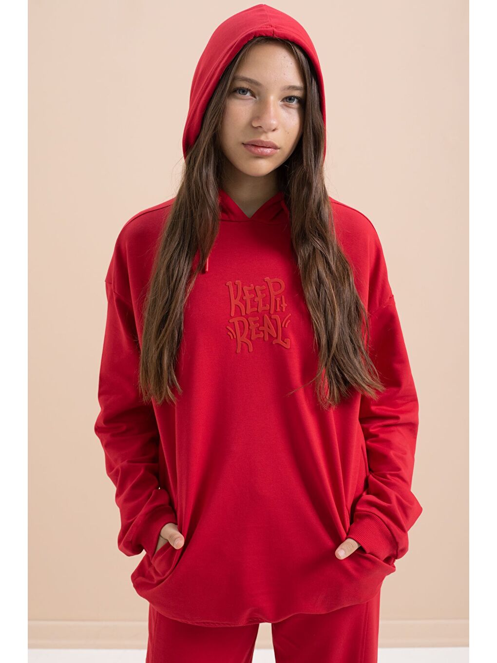 Kırmızı Yazı Baskılı Kapüşonlu Geniş Paça Kız Çocuk Eşofman Takımı 21431-2