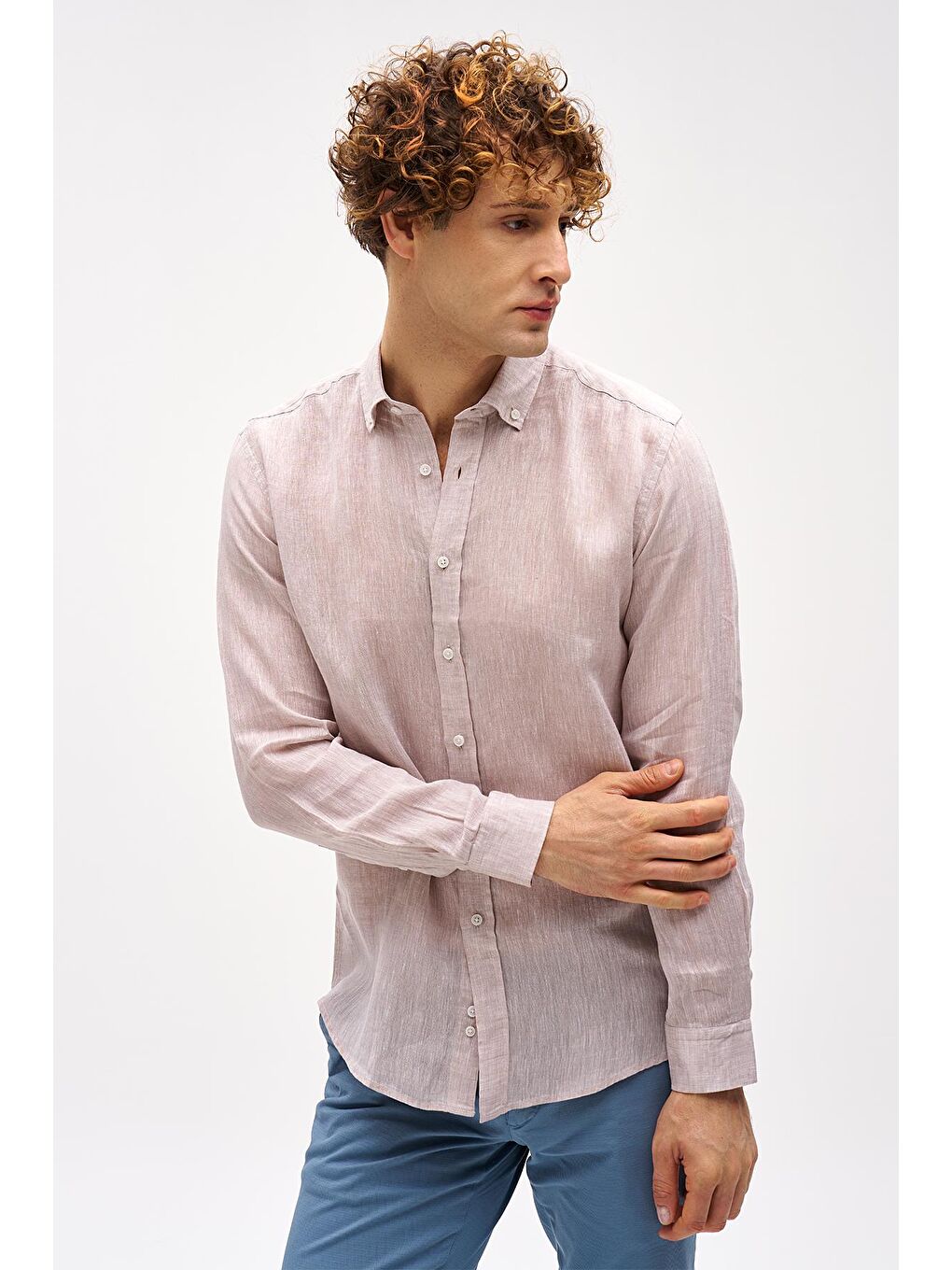 Bej Dynamic Fit Düğmeli Yaka Düz Uzun Kollu Cepsiz %100 Keten Gömlek-1