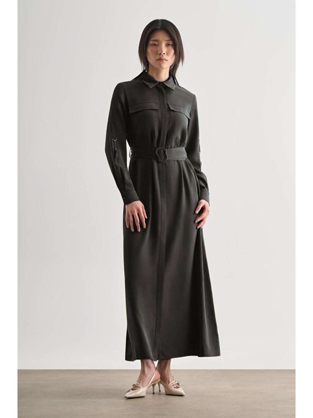 Çift Cepli Uzun Kemerli Siyah Safari Elbise