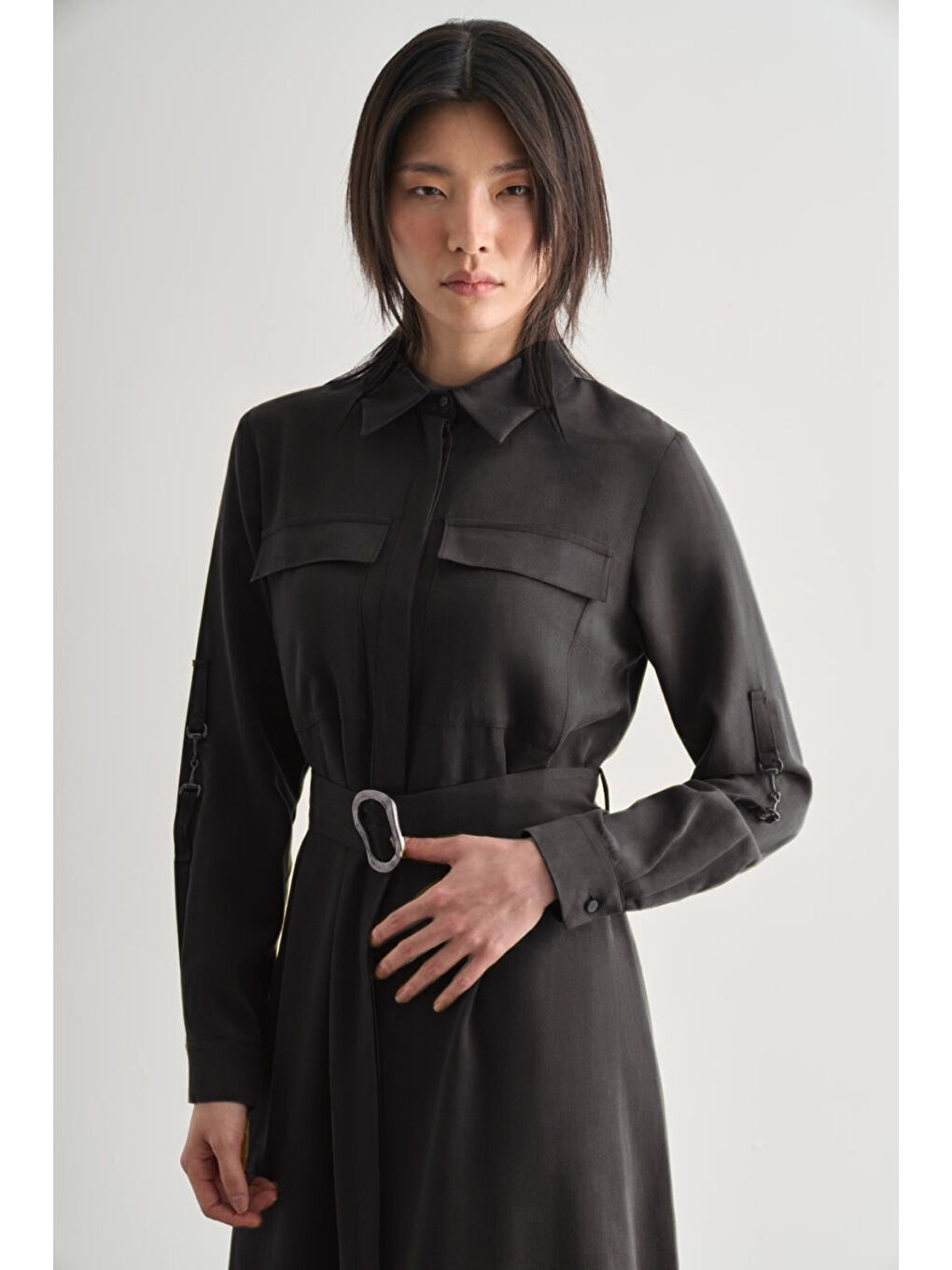 Çift Cepli Uzun Kemerli Siyah Safari Elbise-2