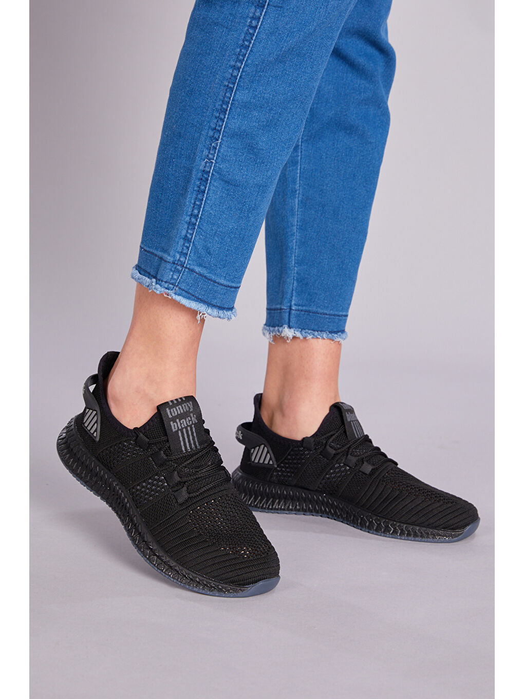 Unisex Siyah Rahat Kalıp Yanı Şerit Deseli Bağcıklı Spor Ayakkabı-1