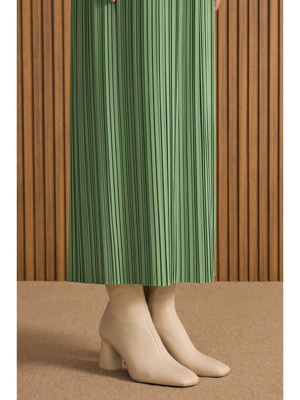 Yeşil Kırışık Piliseli Etek-5