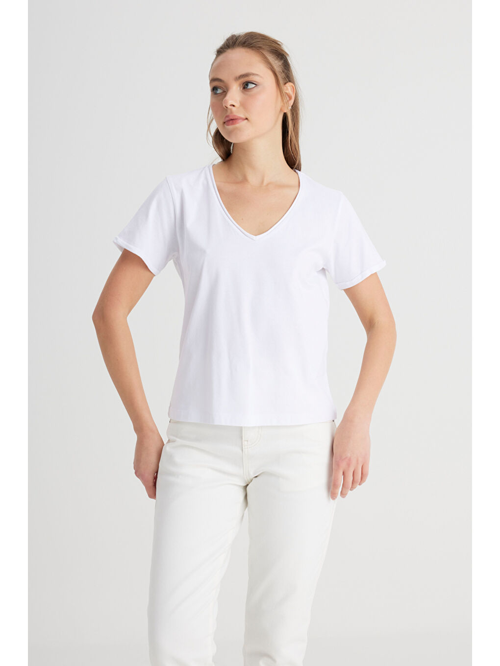 Regular Fit Normal Kesim V Yaka %100 Pamuk Beyaz Tişört-3