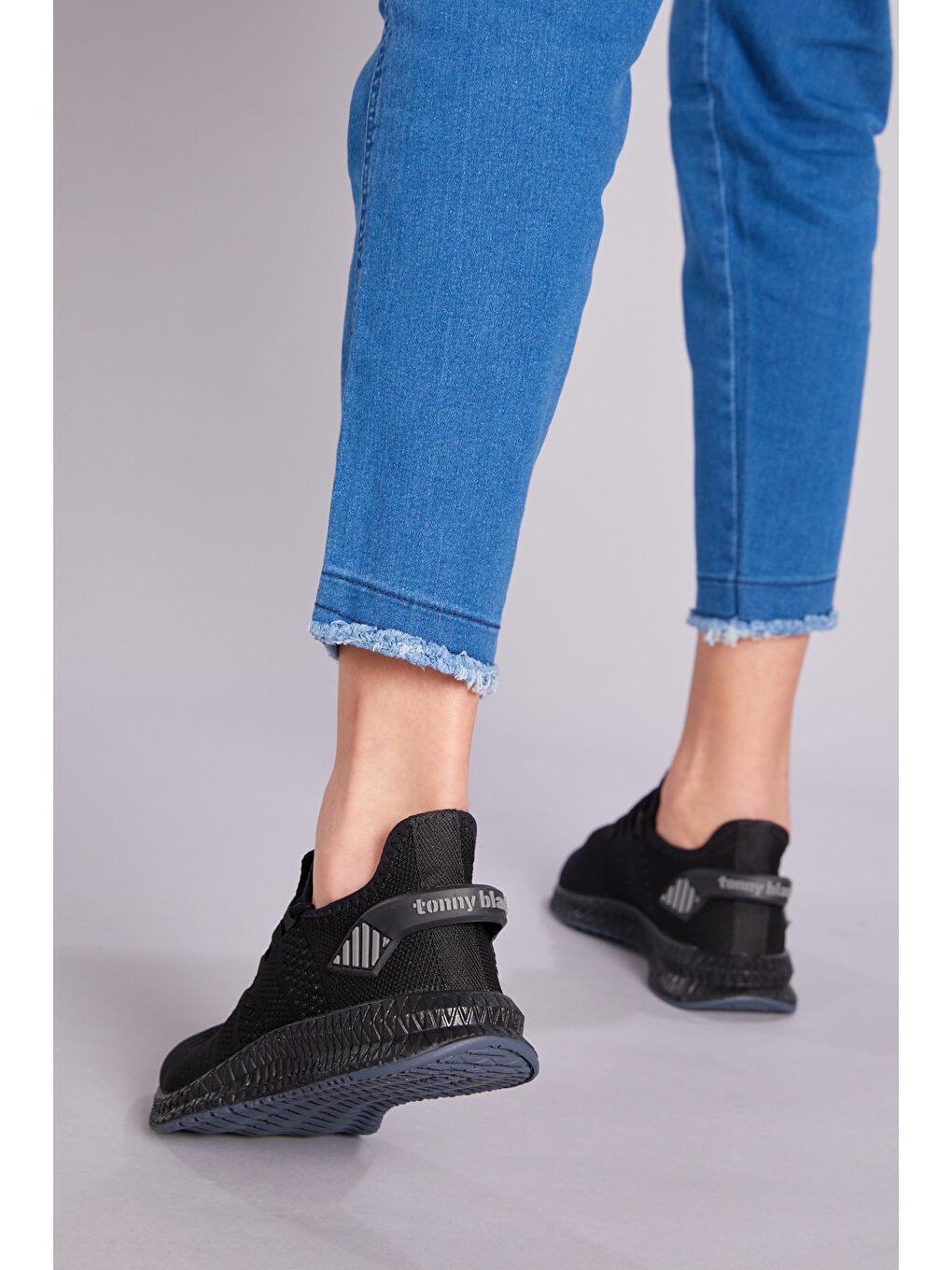 Unisex Siyah Rahat Kalıp Yanı Şerit Deseli Bağcıklı Spor Ayakkabı-2