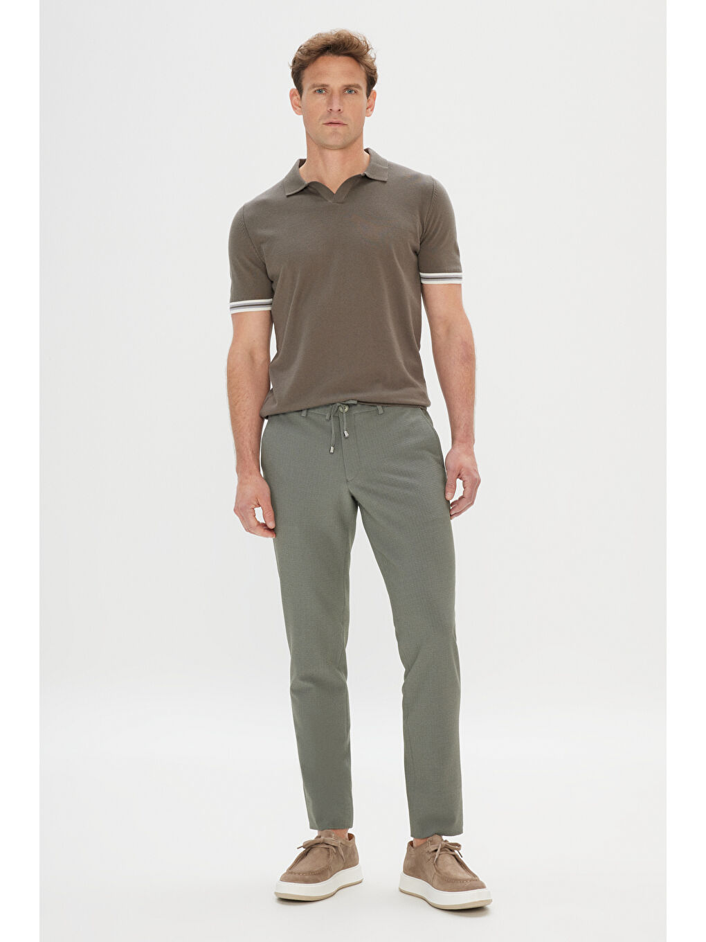 Erkek Haki Slim Fit Dar Kesim Beli Bağlamalı Yan Cep Gofre Desenli Pantolon