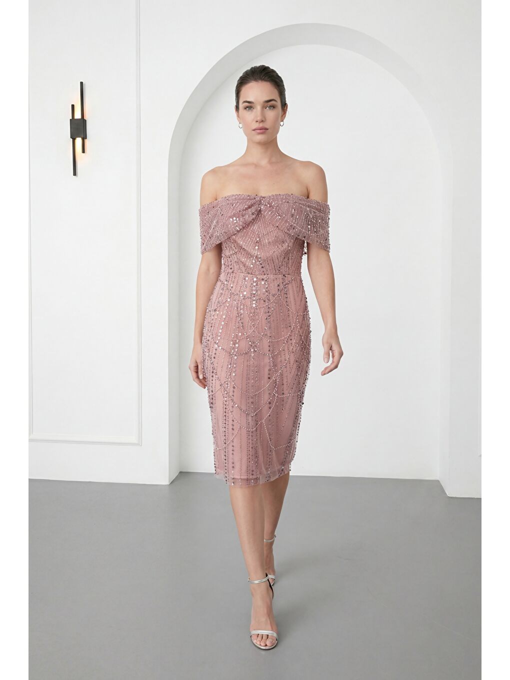 Pembe Kadın Pudra Kayık Yaka Boncuklu Midi Abiye Elbise-1