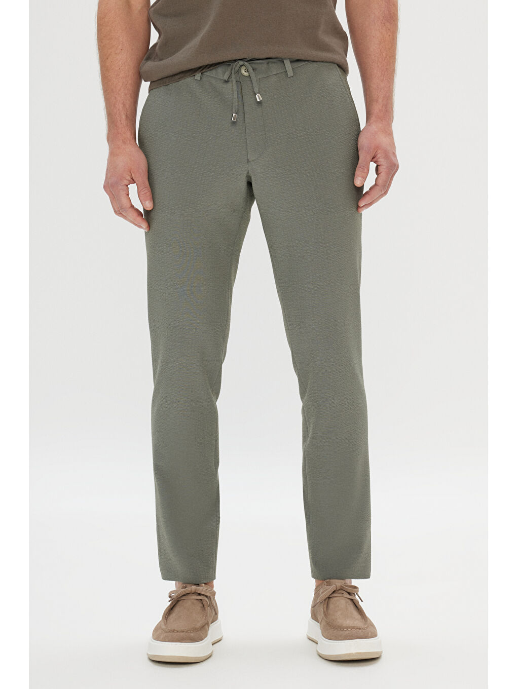 Erkek Haki Slim Fit Dar Kesim Beli Bağlamalı Yan Cep Gofre Desenli Pantolon-1