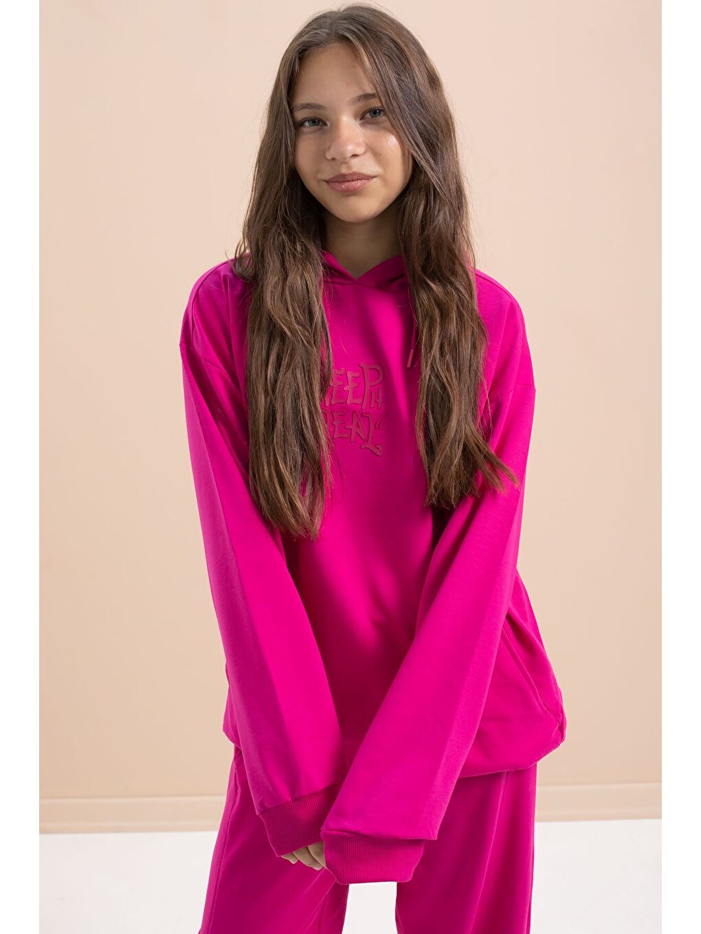 Fuşya Yazı Baskılı Kapüşonlu Geniş Paça Kız Çocuk Eşofman Takımı 21432-4