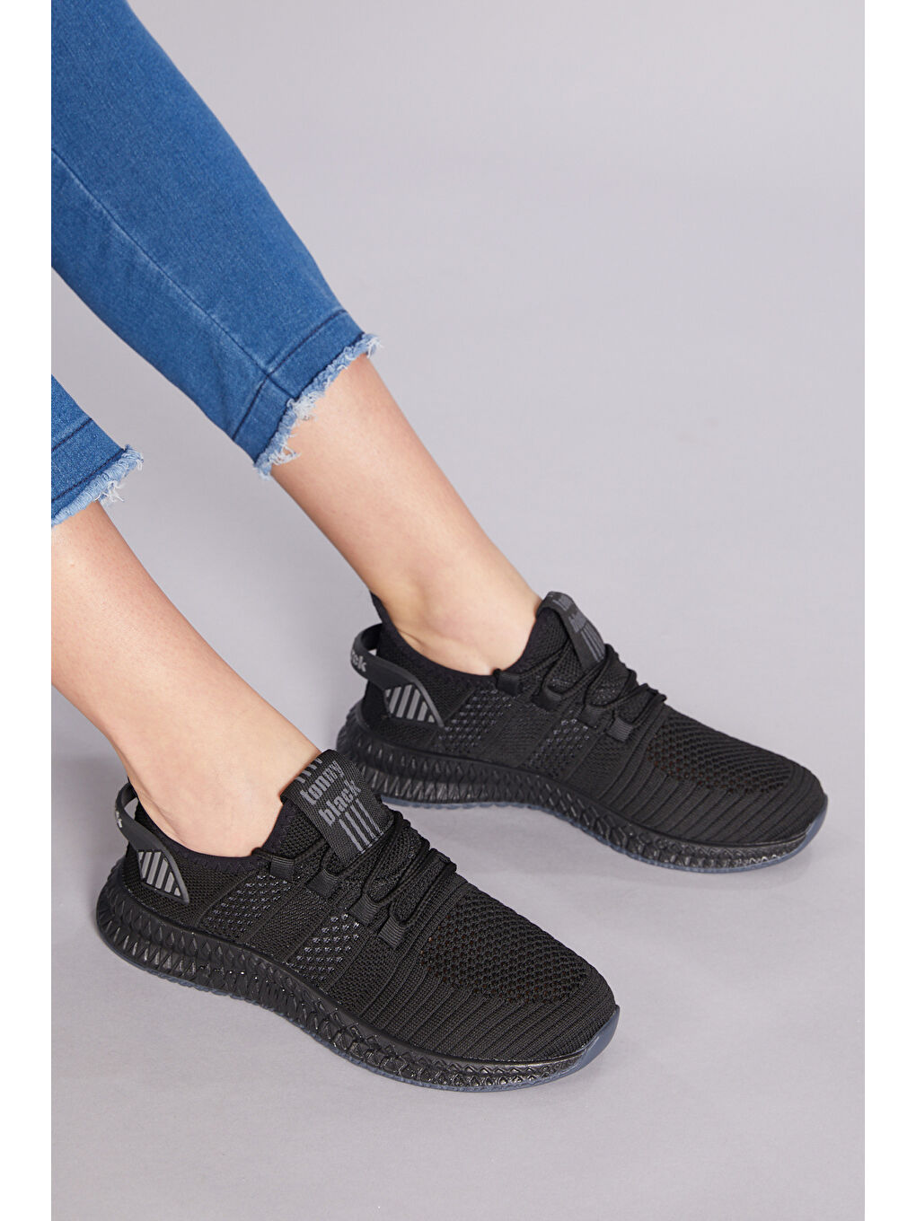 Unisex Siyah Rahat Kalıp Yanı Şerit Deseli Bağcıklı Spor Ayakkabı-3