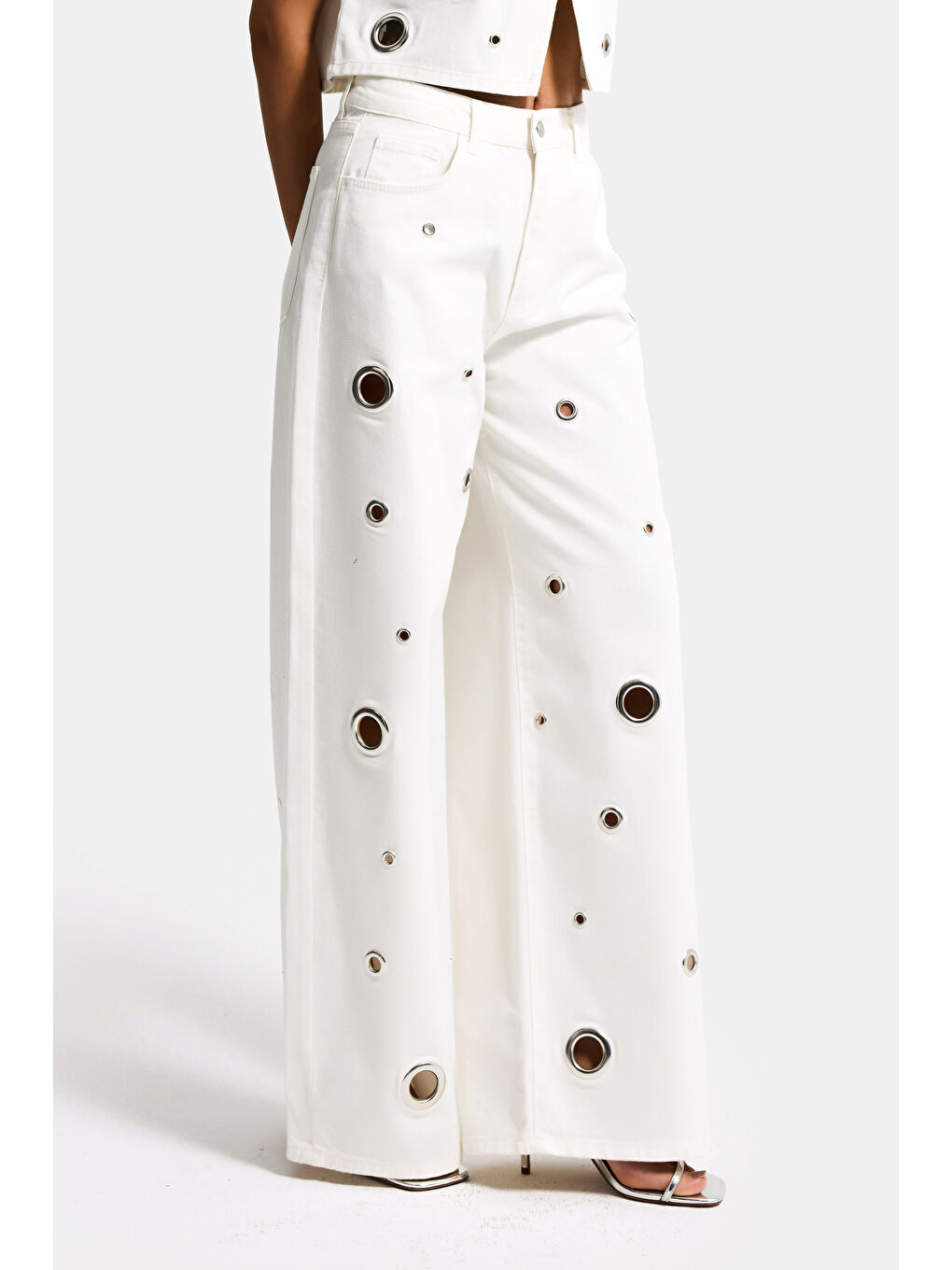 Kadın Kırık Beyaz 7s6-101 Baggy Fit Kuş Gözü Detaylı Özel Tasarım Denim Jean-1