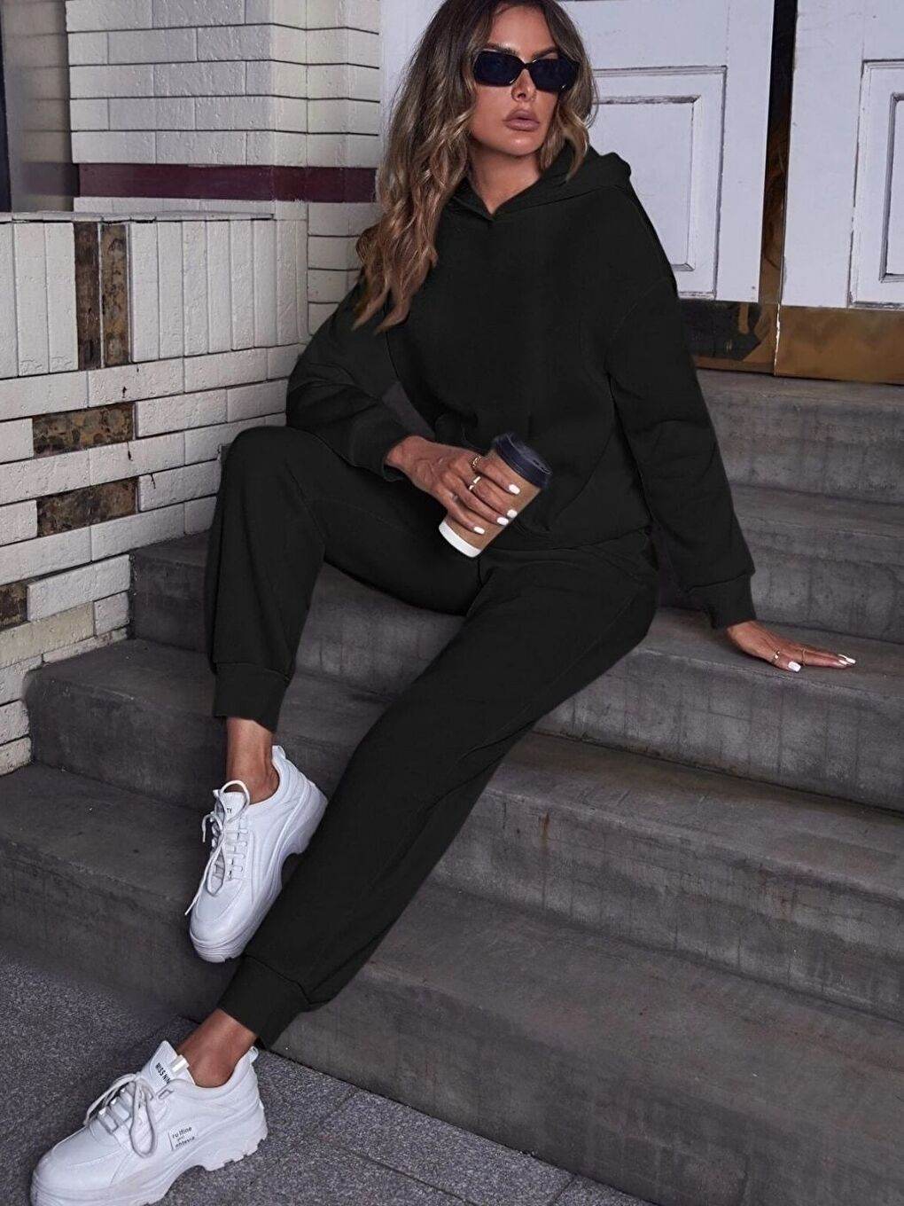 Kadın Siyah Kapüşonlu Alt Üst Eşofman Takımı Düz-1