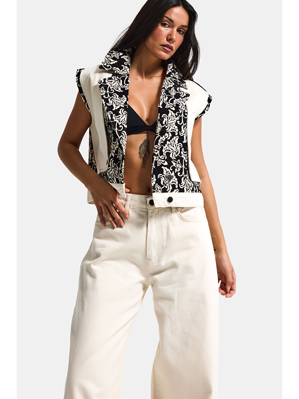 Bej Kadın Siyah Raw 7s6-69 Crop Fit Nakış Detaylı Özel Tasarım Denim Yelek-5