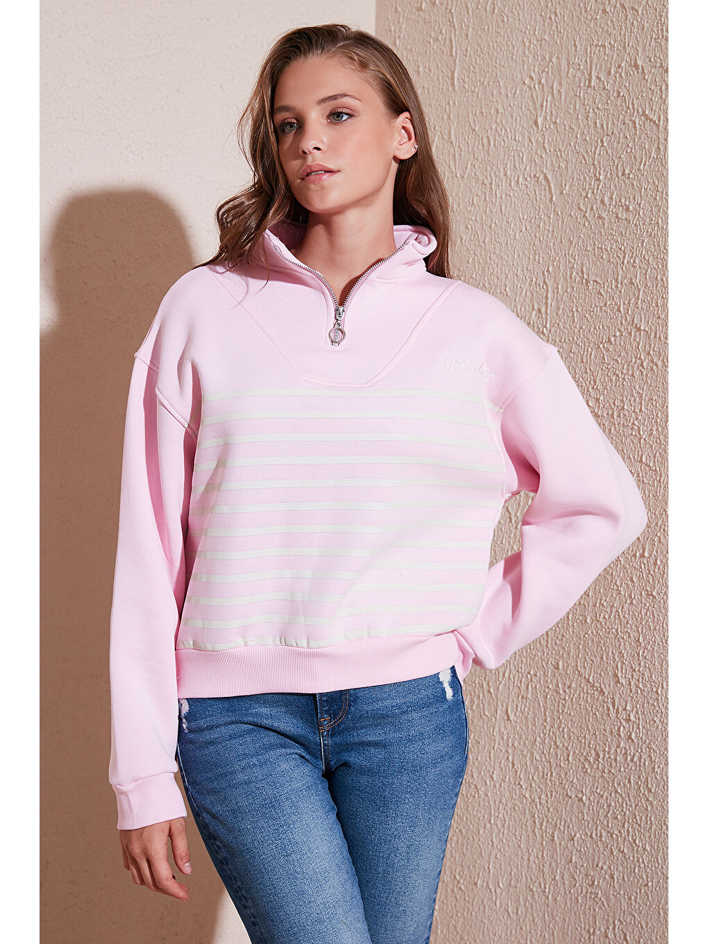 Lela Canlı Pembe Streç Oversize Fit Yarım Fermuarlı Dik Yaka Kadın Sweat 5865883