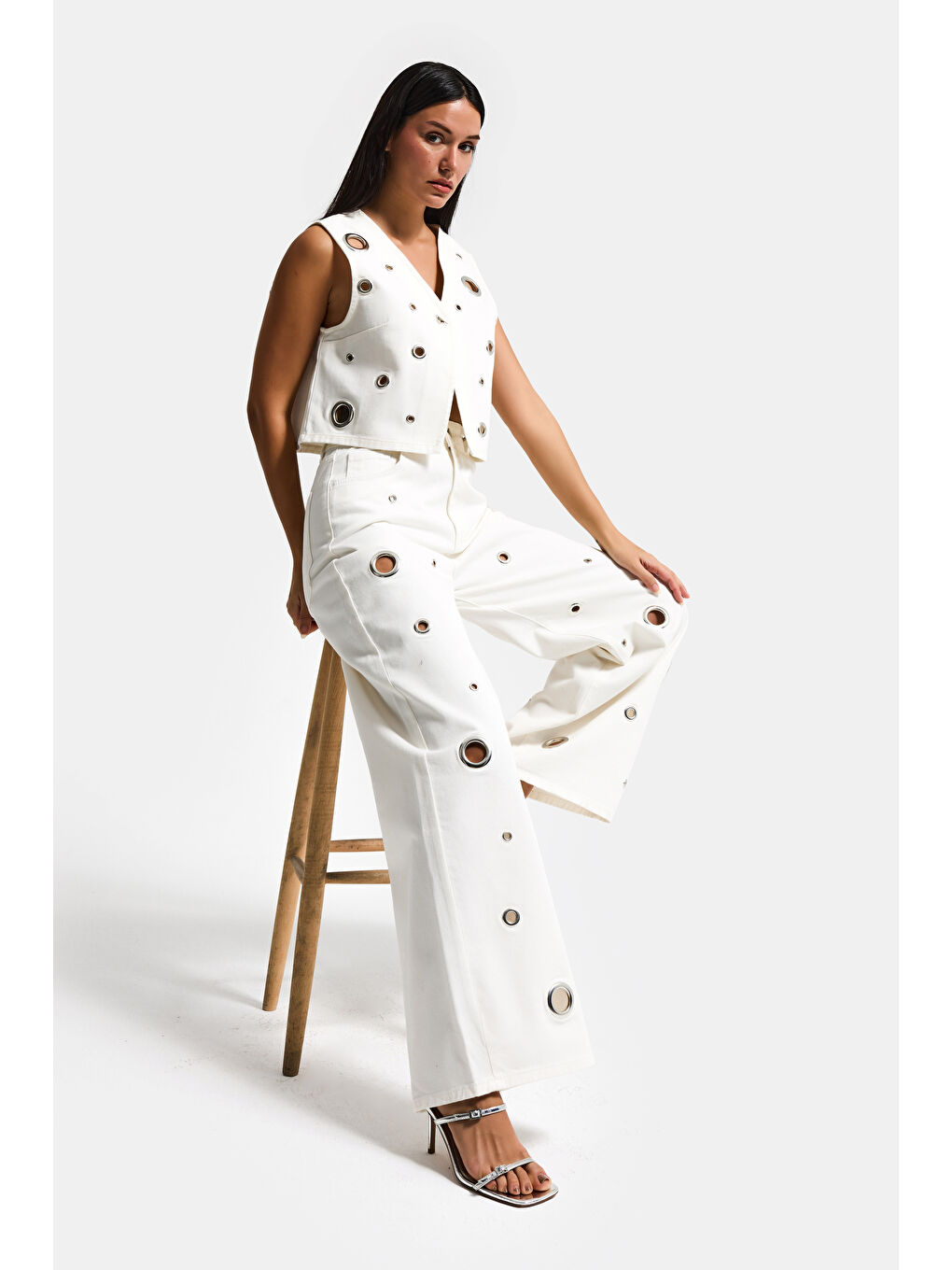 Kadın Kırık Beyaz 7s6-101 Baggy Fit Kuş Gözü Detaylı Özel Tasarım Denim Jean-3