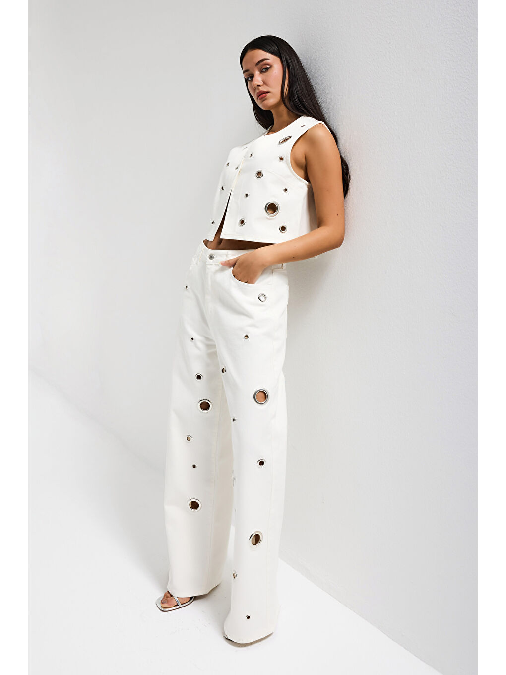 Kadın Kırık Beyaz 7s6-101 Baggy Fit Kuş Gözü Detaylı Özel Tasarım Denim Jean-4