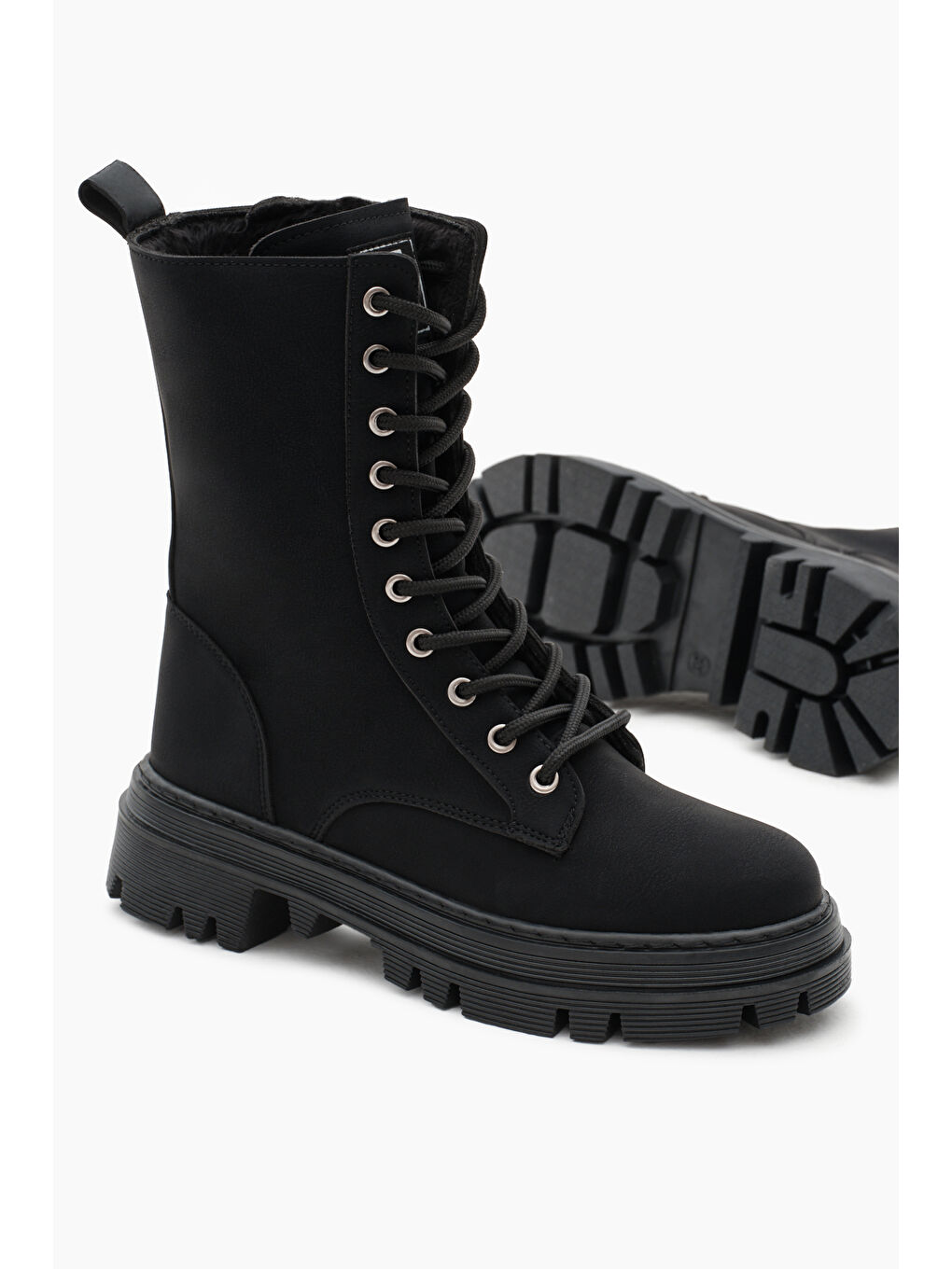 Kadın Siyah Mat Termo Taban Yanı Çift Tokalı Bağcıklı ve Fermuarlı Bot-2