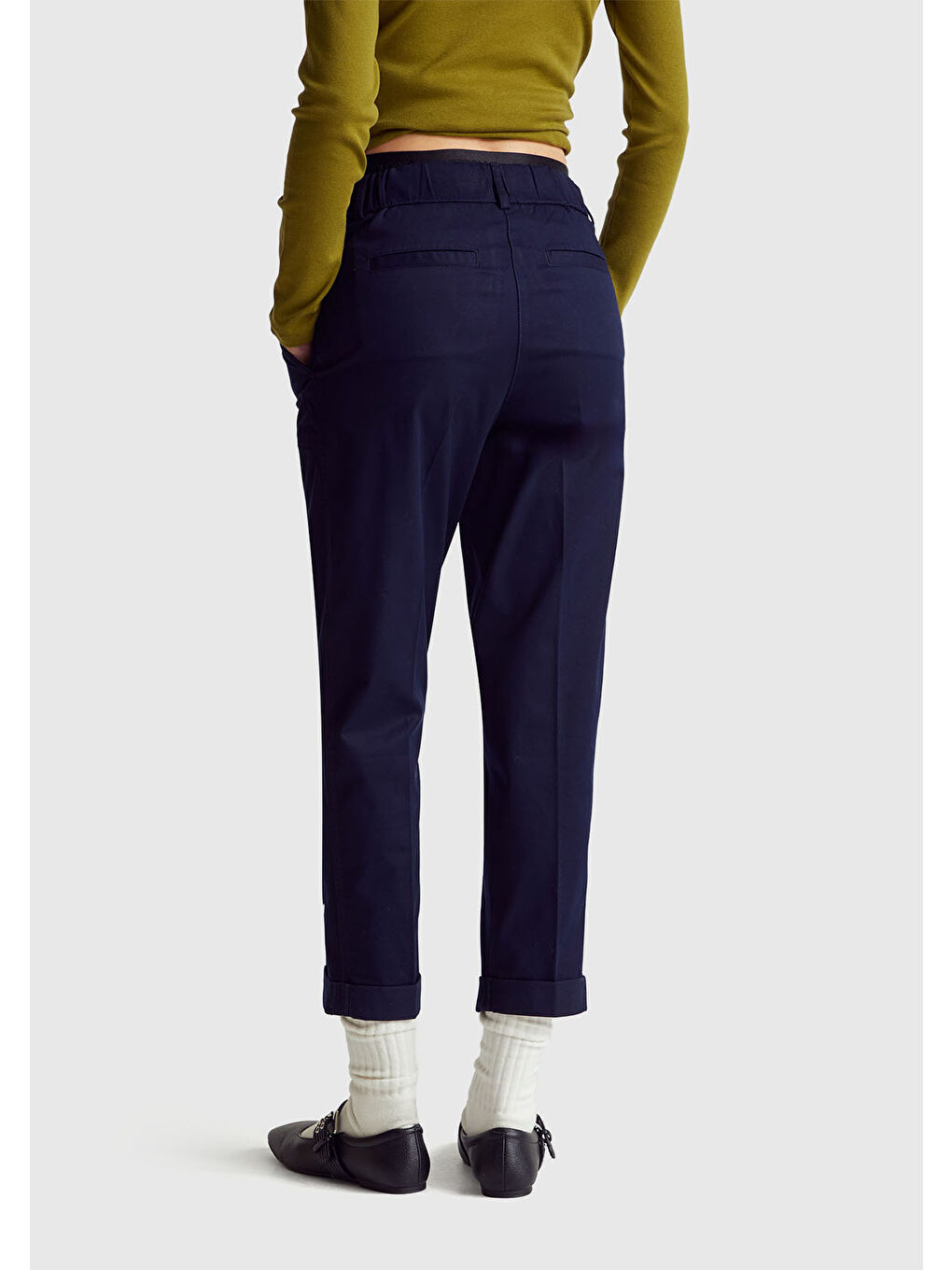 Kadın Lacivert Pamuk Karışımlı Önü Dikiş Detaylı Paçası Kıvrık Pantolon-2